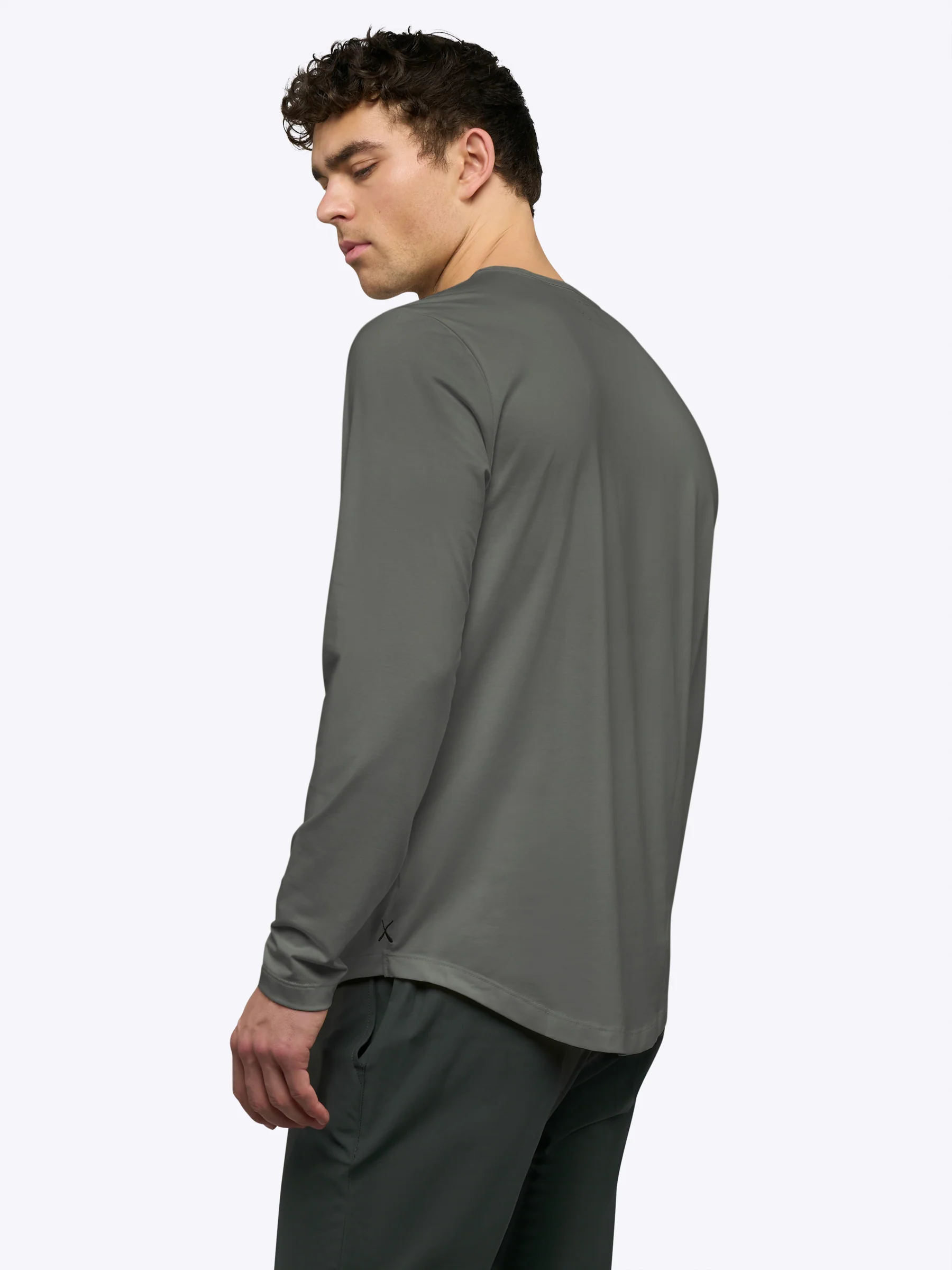 AO Long Sleeve Curve-Hem Tee | Castor Grey Signature-Fit PYCA Pro® - Image 3