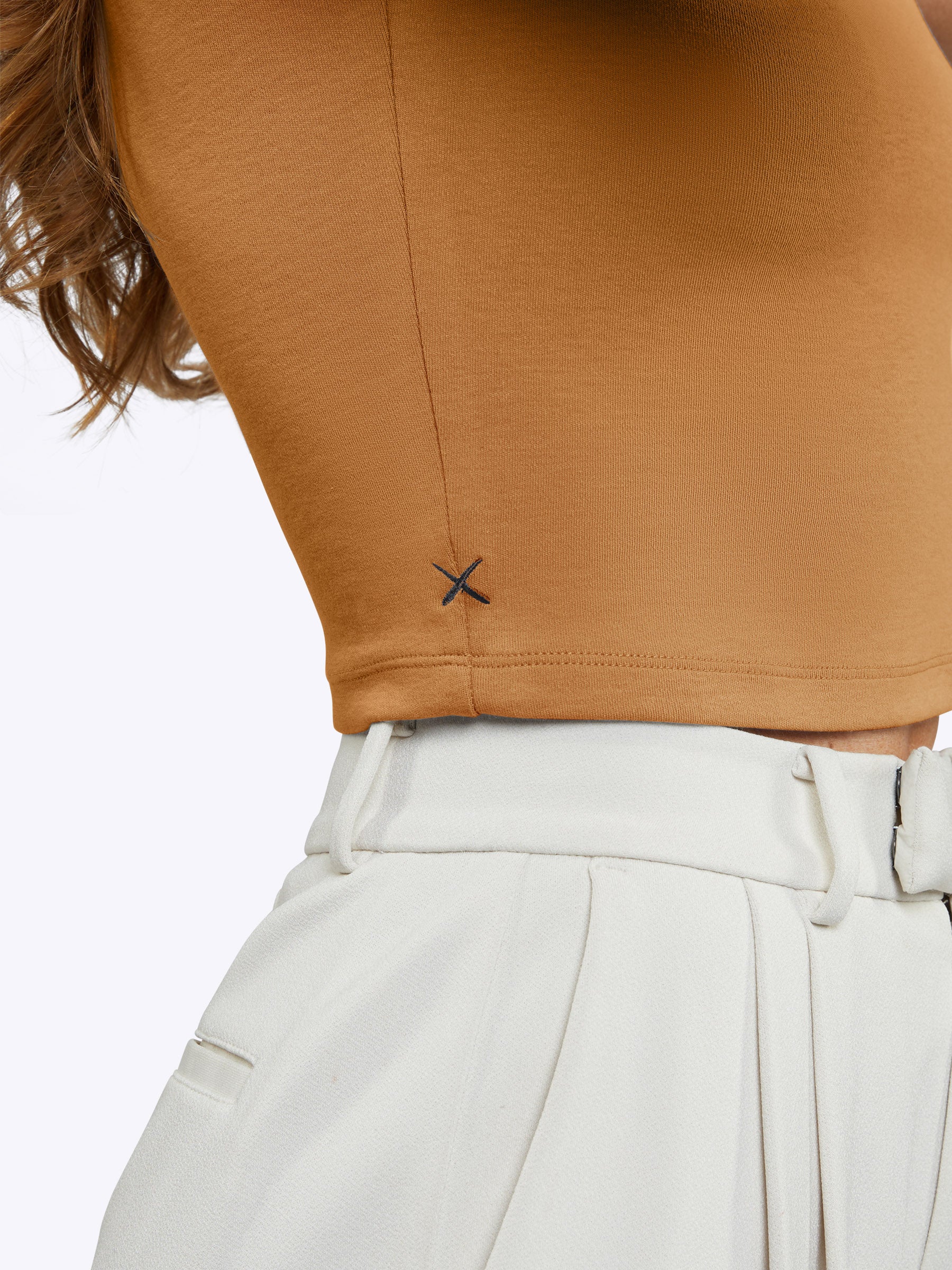 Tomboy Tee Cropped | Caramel Slim-fit Tomboy-Cotton™ - Image 6