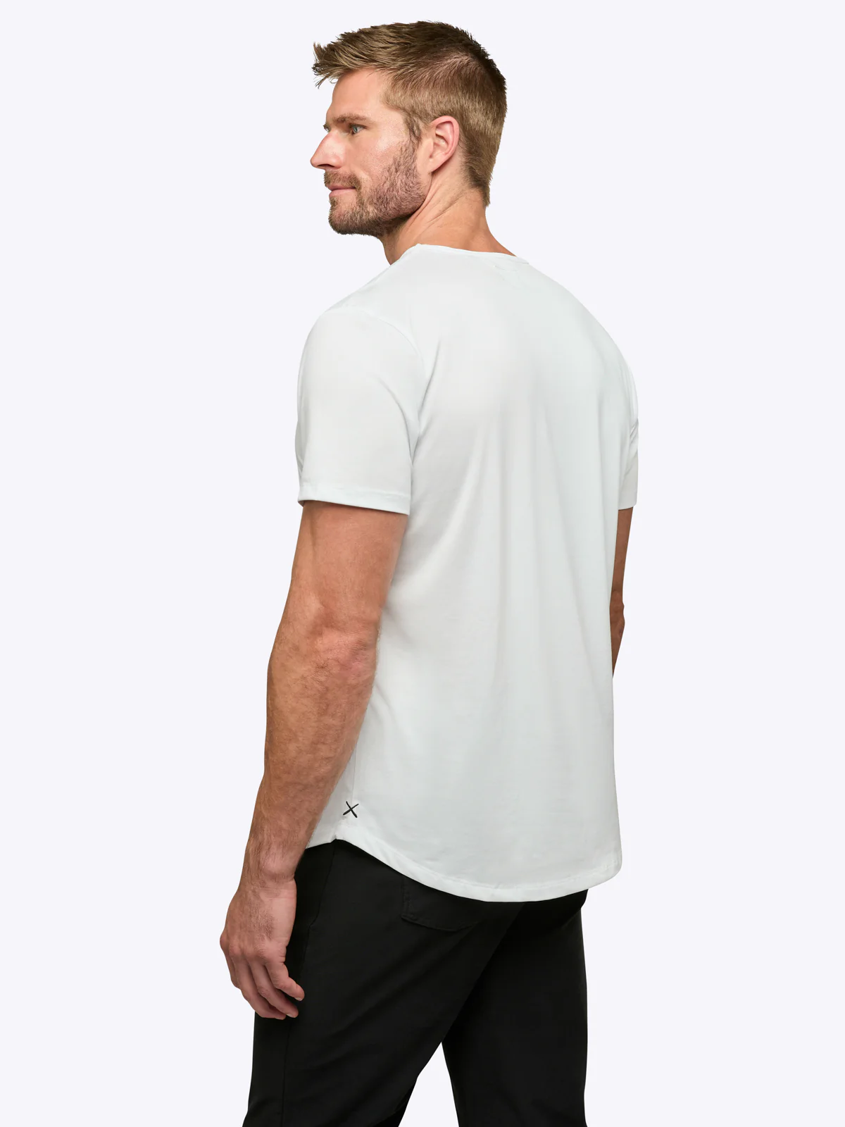 AO Curve-Hem Tee | White Signature-fit PYCA Pro® - Image 3